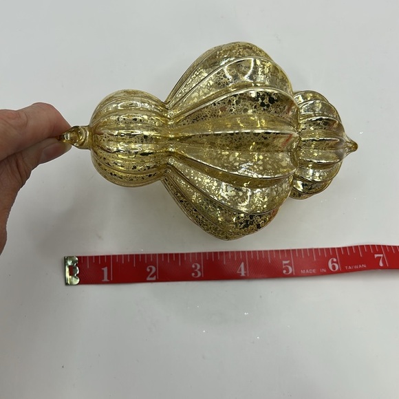 Elegant Gold Glass Ornament - Picture 5 of 12